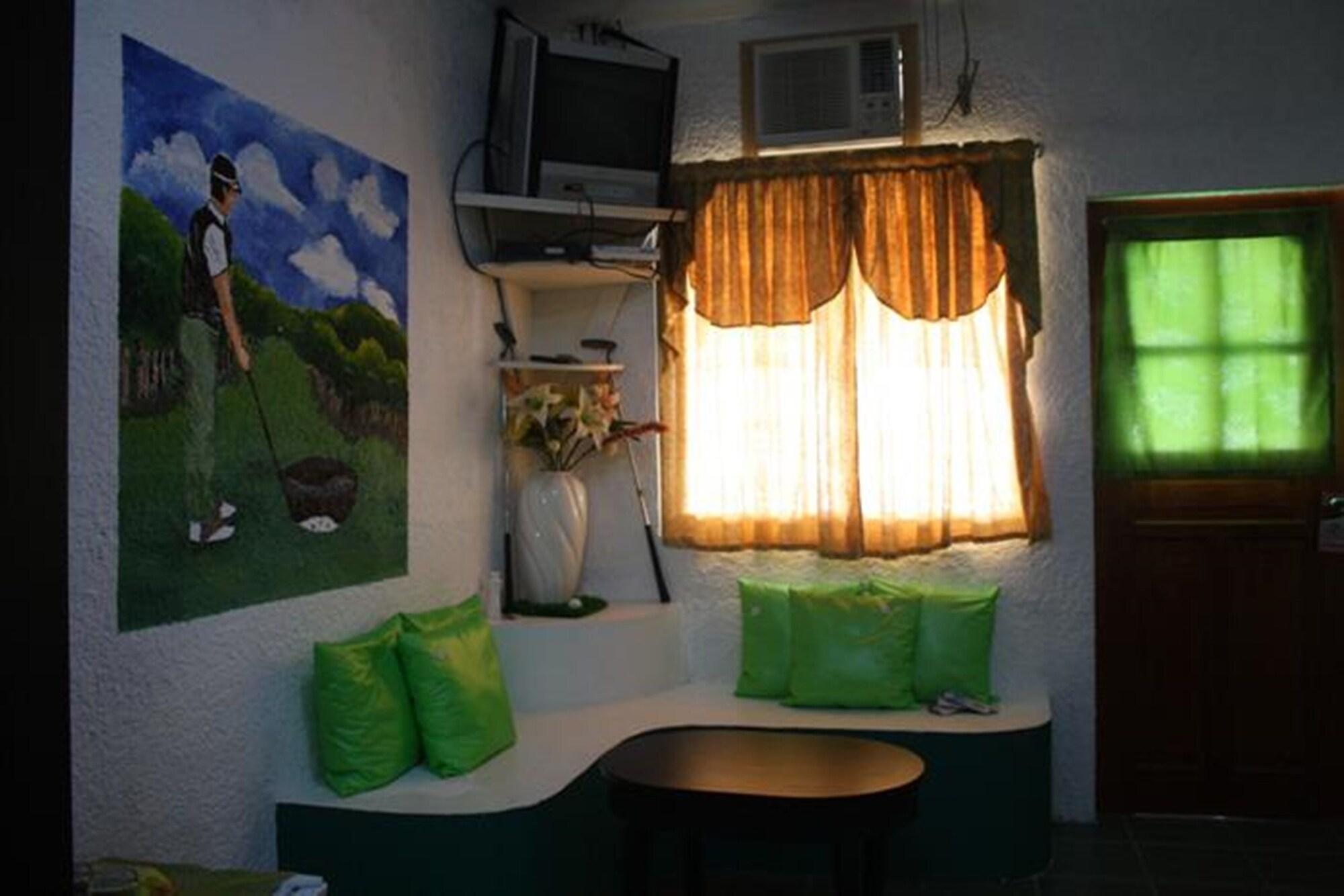 Kokomos Beach Resort Olongapo Bagian luar foto