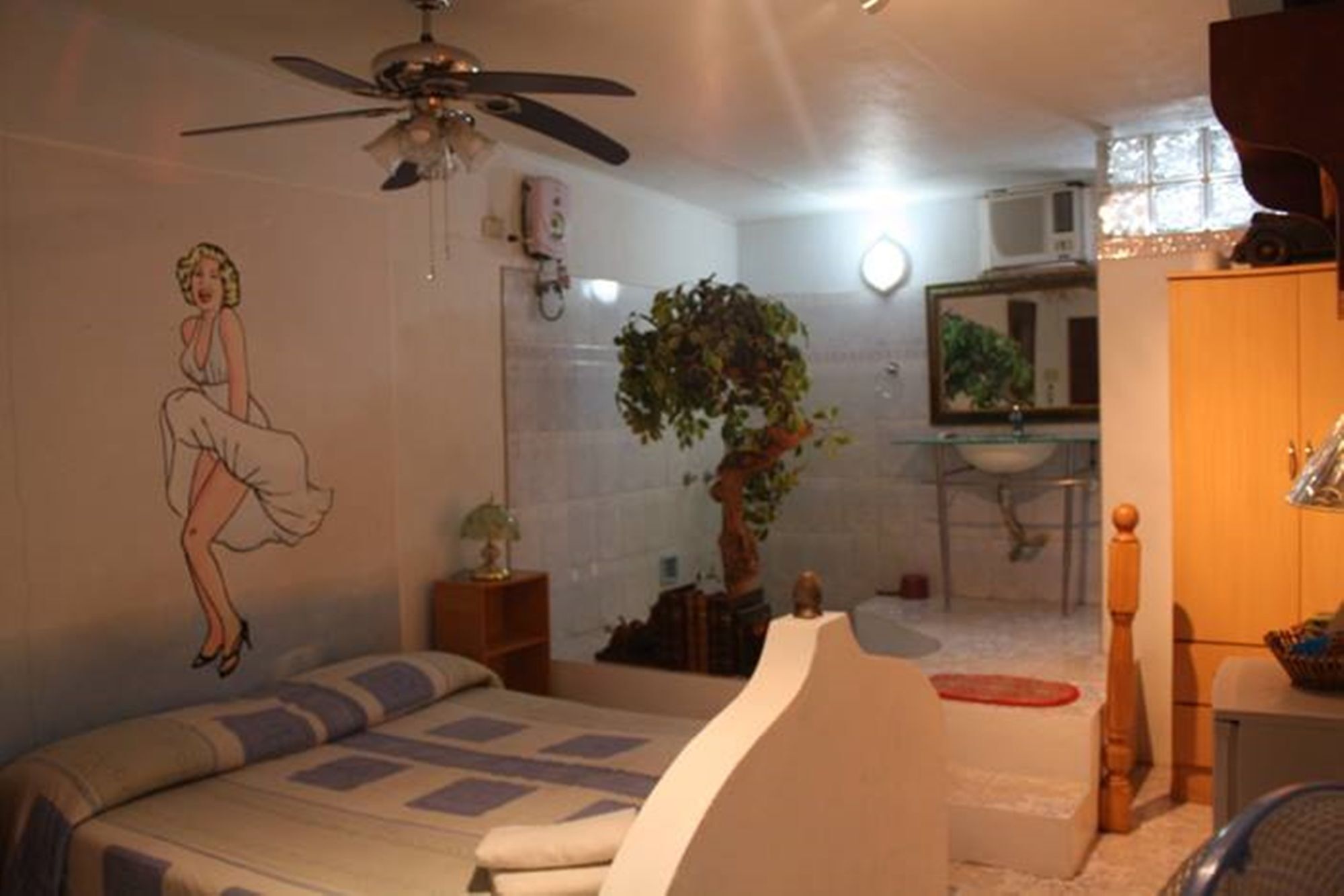 Kokomos Beach Resort Olongapo Bagian luar foto